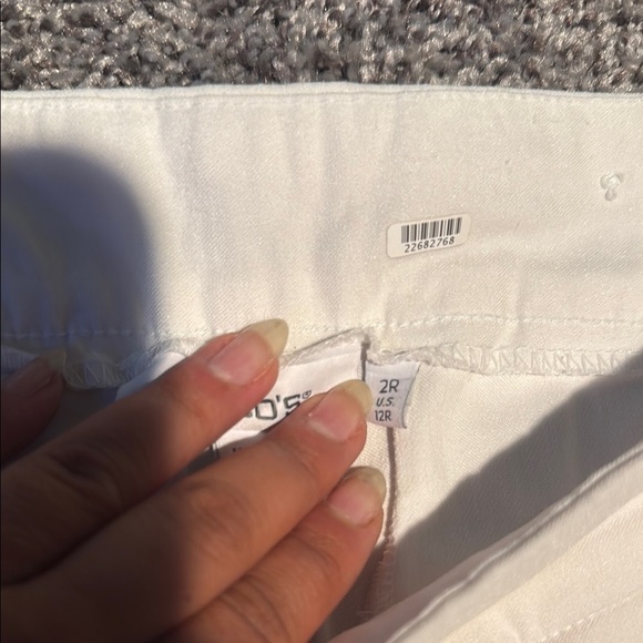 Chicos Brigitte Embroidered Eyelets Slim Cropped Pants Pull on 12R - Picture 4 of 9